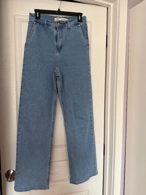 Levi’s Light Wash Straight Leg Jeans | High Rise | Size 4